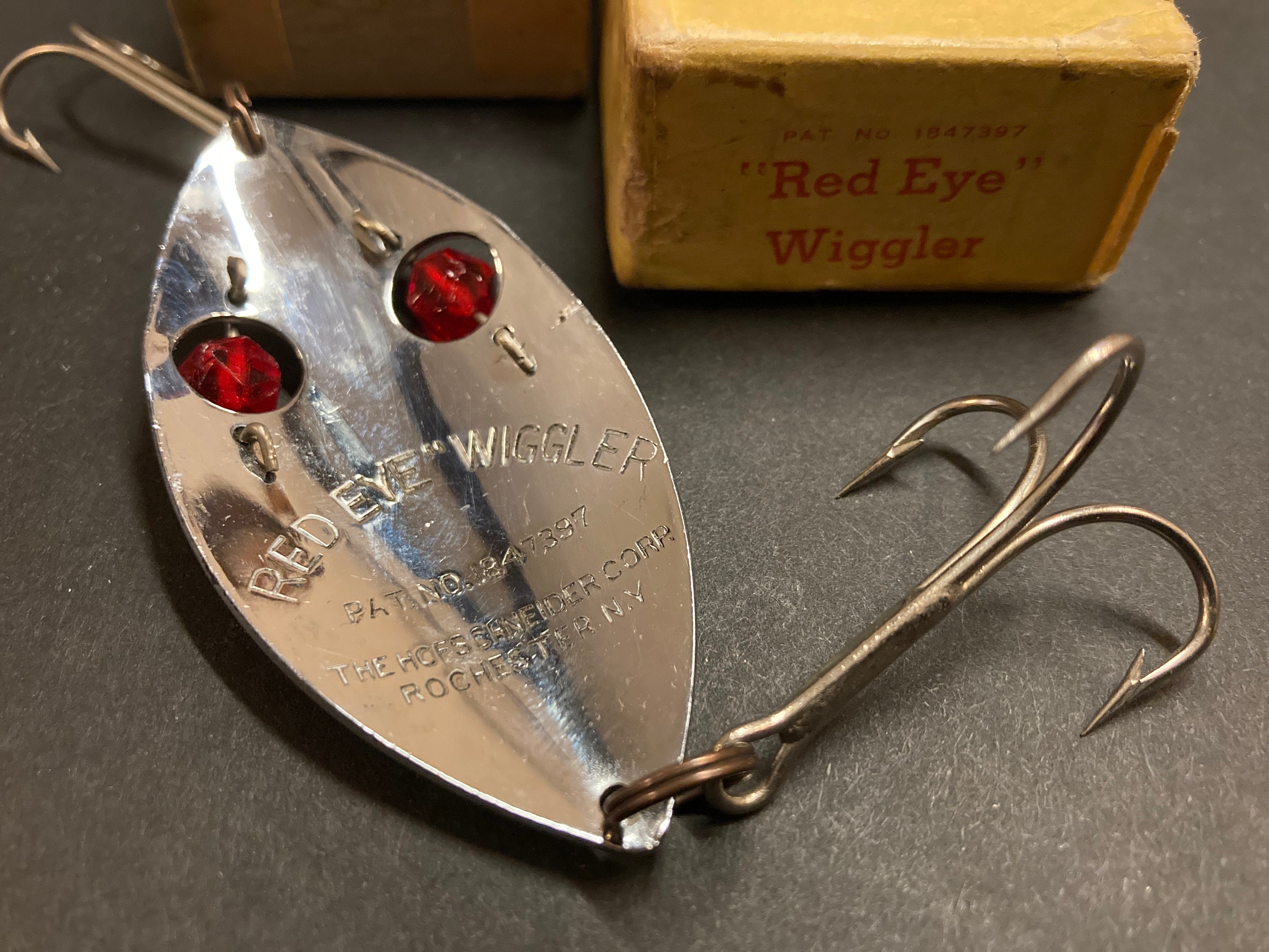 Rare Vintage Fishing Lure Original Boxed Hofschneider Red Eye Wiggler. Old  Collectable Tackle Spoon Bait -  Canada