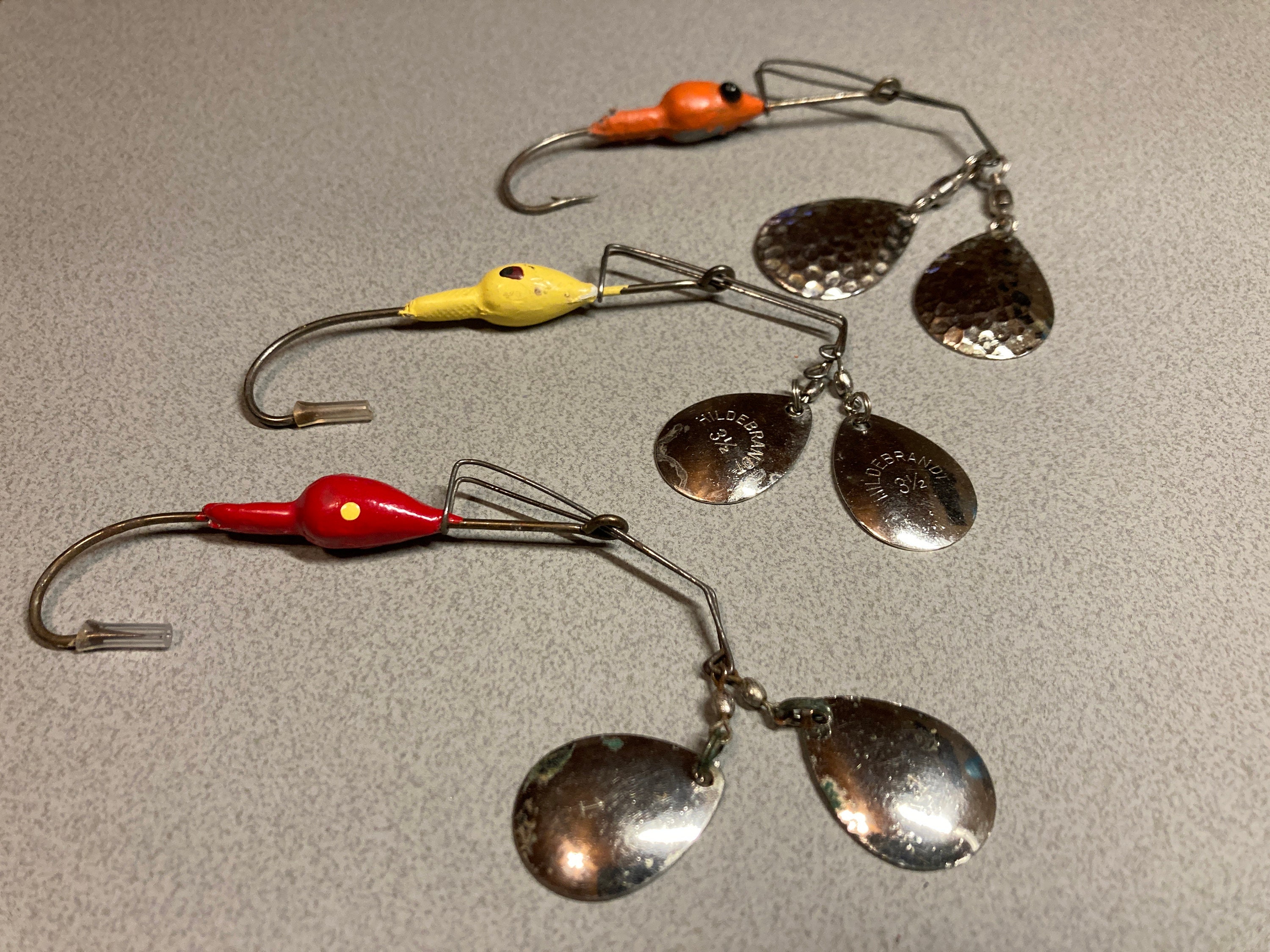 Scarce Vintage Fishing Lures. Tandem Bladed Spinner Baits With Great Colors  on Leaded Weight. Retractable Twin Spin Blades. Great Displays 