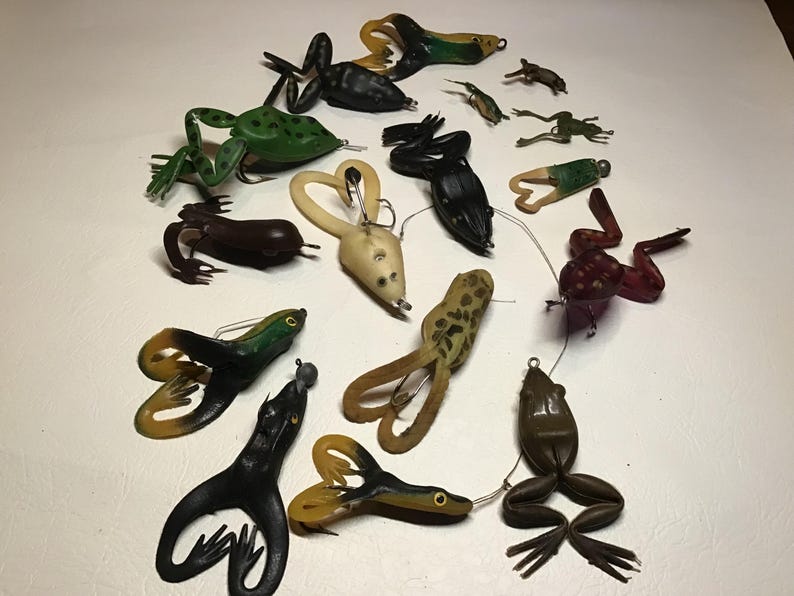 thumbnail image 2 of 200 Pack Rubber Frog Fishing Lures – 5.5cm Topwater Crank Baits For Freshwater, Multicolor With Retail Box 2 of 6