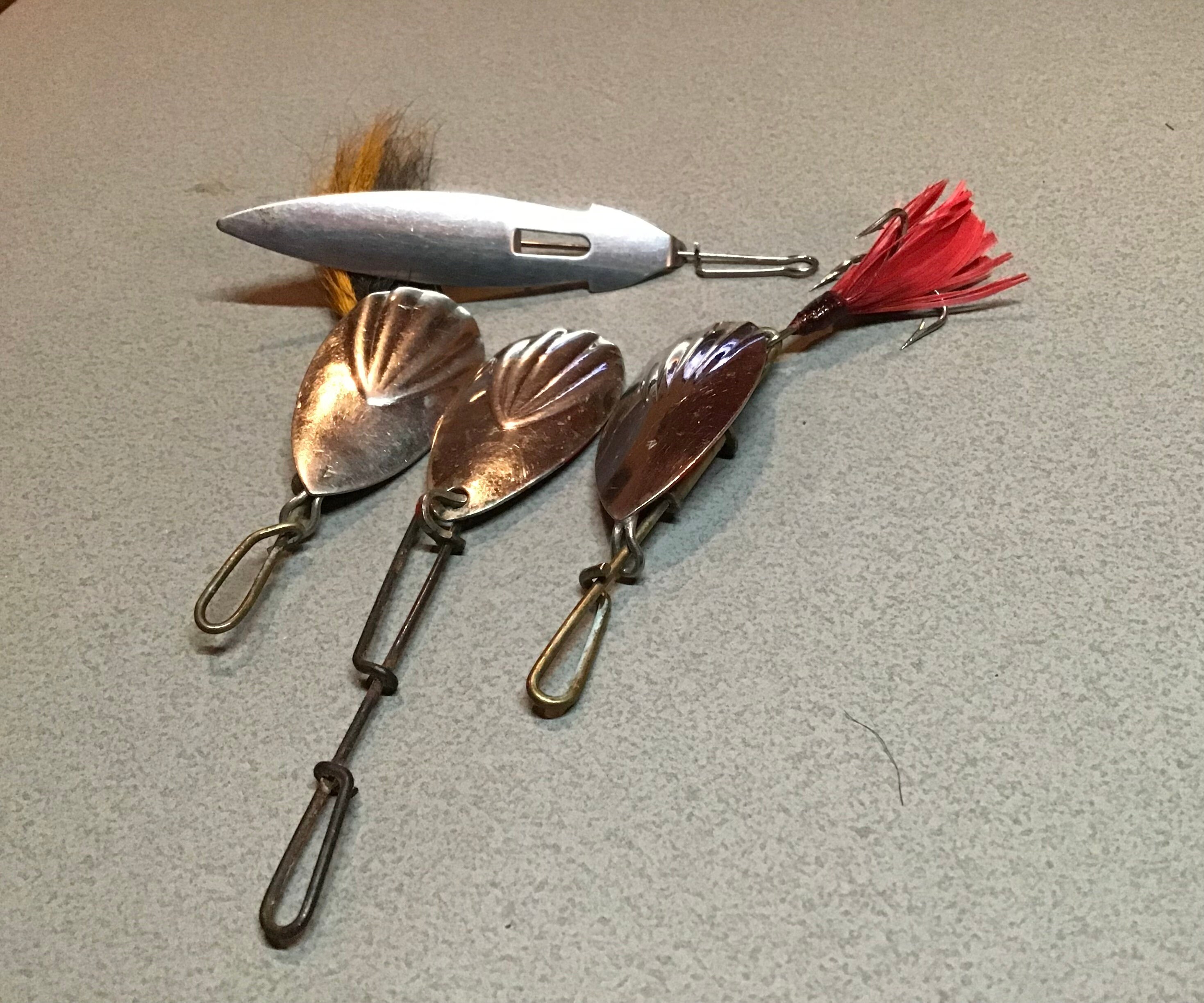 Old Collectible Fishing Lures. Nice Vintage Spinner Baits With Great  Hardware. 3 Clam Shell Blades and One Willow Leaf. Nice Tackle Display 