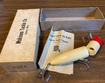 Old vintage Muskie fishing lure with original box and papers. Wooden musky Holi-Comet plug made by Makinen Tackle Co. in Kaleva, MI