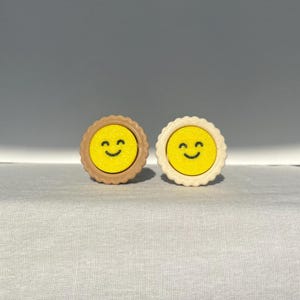 Smiley Egg Tart Fidget Clicker | Cute Dessert-Inspired Desk Toy Mechanical Keyboard Stress Relief 3D Printed ADHD Sensory Clicky ASMR Kawaii
