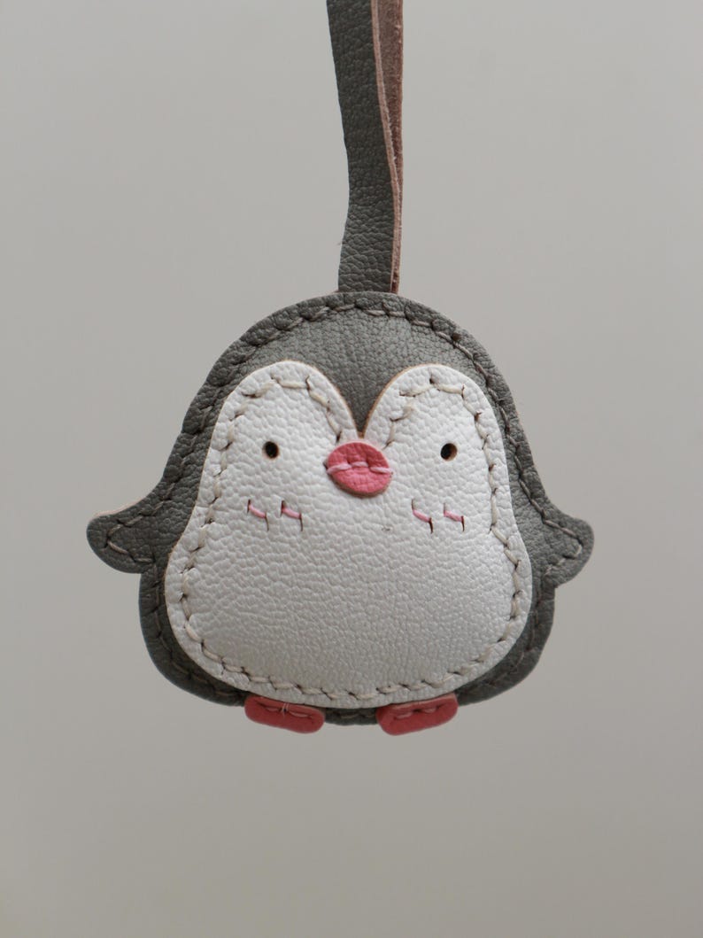 Dije de pingüino de cuero, dije de pingüino para bolso, lindo dije de pingüino para bolso y monedero de cuero, llavero de animal, kit de cuero, dije para bolso Grey