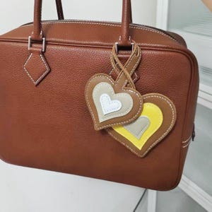 Charm para bolso de corazón, Charm para bolso de cuero, Charm para coche con forma de corazón hecho a mano, Llavero con forma de corazón concéntrico, Charm para bolso/cartera, Llavero con forma de corazón de tres colores