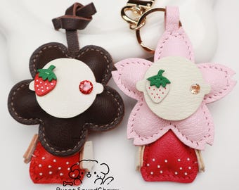 Charm de fresa de cuero hecho a mano, charm de cuero para bolso, charm de cuero con flor para bolso/cartera, llavero de flor, regalo de accesorio de cuero