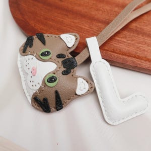 Custom Leather Cat Keychain ,leather bag charms,cute cat charm,Leather Handbag and Purse Charm, Personalised Handmade leather accessory gift