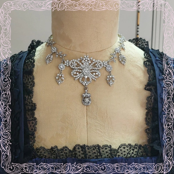 Collier en pâte du XVIIIe siècle - Bijoux géorgiens - Collier noeud rococo - Bijoux rococo - Bijoux Marie Antoinette - Bal Versailles