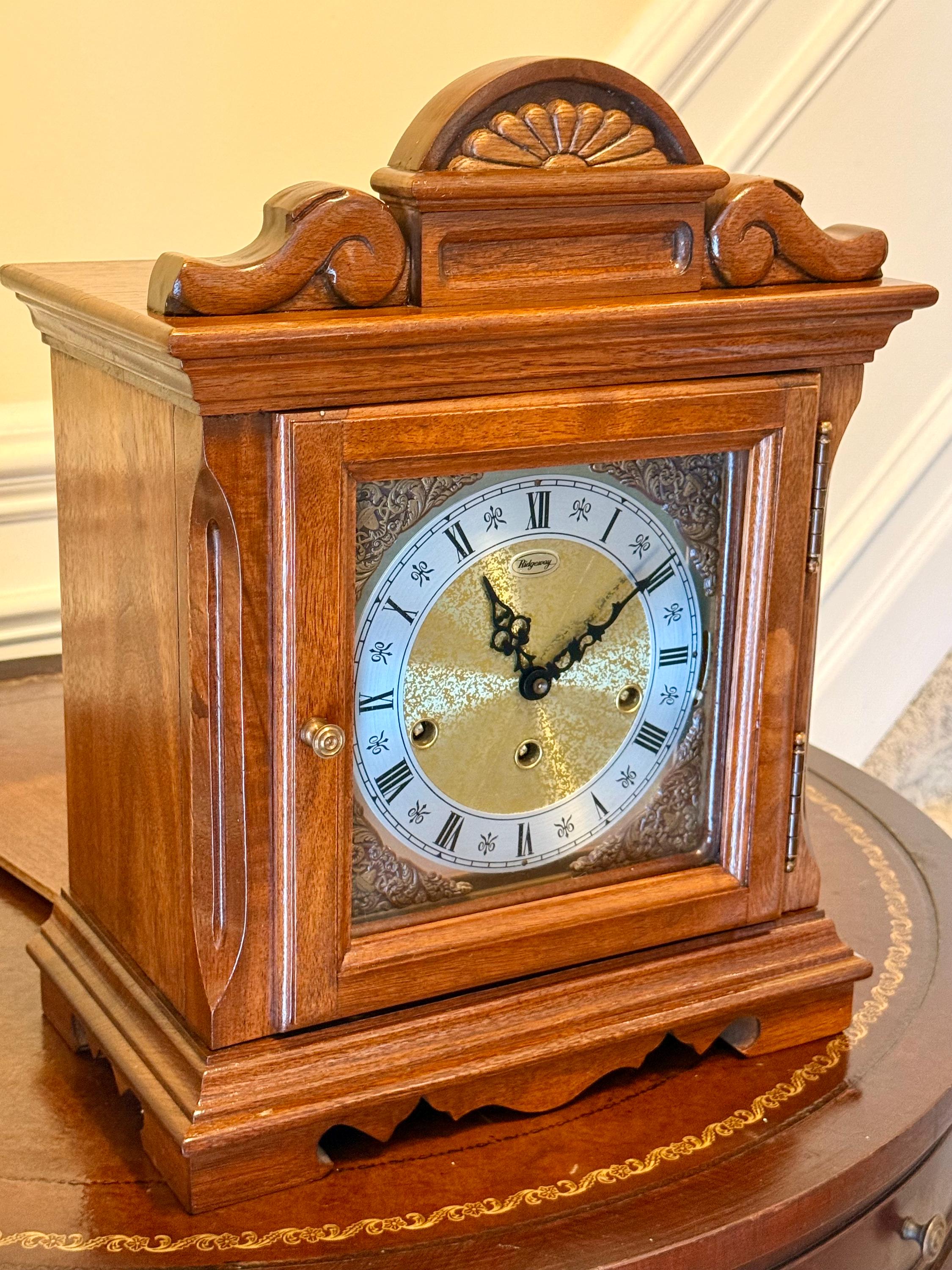 RIDGEWAY・リッジウェイ　ウエストミンスター置時計 Vintage Ridgeway 3 Chime Carriage Clock Featuring Westminster, St