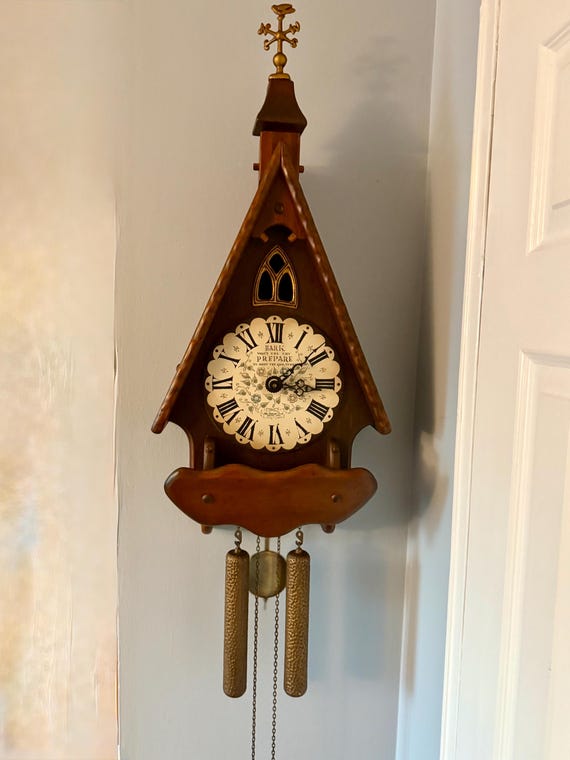 Vintage New England Clock Company Wall Clock 8 Day Weighted 