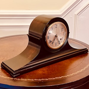 Vintage New Haven Tambor Style Clock