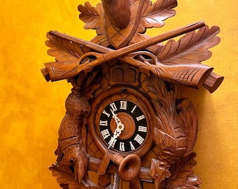 Vintage Large German Black Forest hunting-theme musical cuckoo clock (1-day / 30-hour)Regula Movement