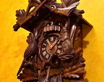 ExLarge Vintage German Black Forest Hunter-Style Musical Cuckoo Clock – 8 Day Regula Movement, Reuge Music, Carved Stag, Wood Hands & Cuckoo