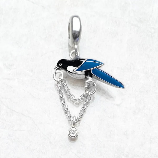 Elegant Magpie Pendant in 925 Sterling Silver - Liberty Gift for Birds Lovers & Magpie Lovers - Magpie Bird Jewelry Necklace