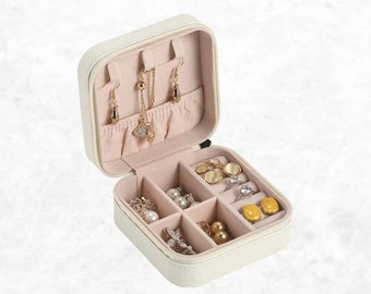 Elegant Black & Ivory Jewelry Organizer - Handcrafted Storage for Treasured Gems, Artisan Design for the Modern Woman