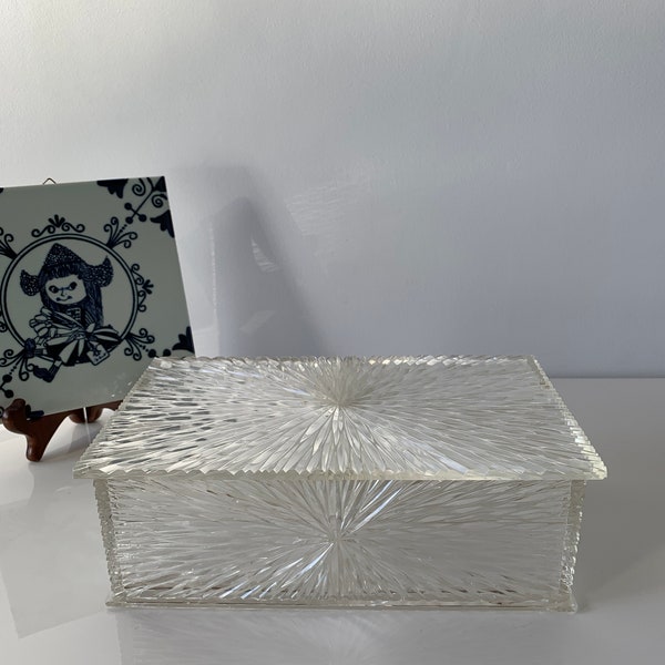 Boîte à bijoux en plastique transparent MCM « Celebrity Inc New York, New York » avec plateau d'origine. Motif étoile. Bon état vintage, années 1960.