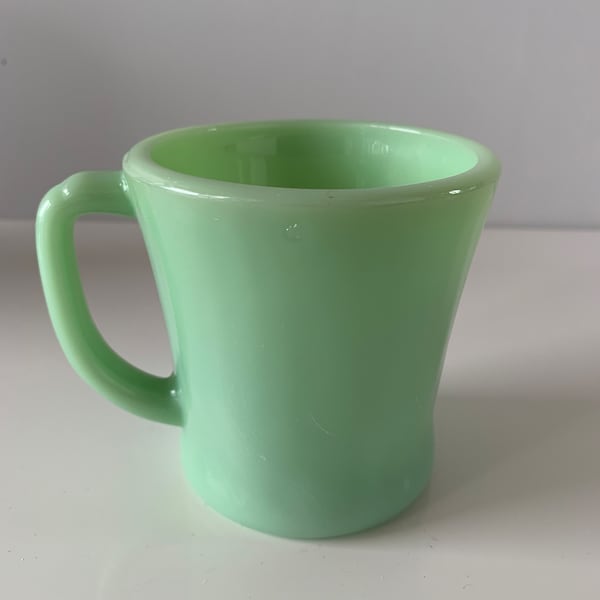 Mug vintage Fire-Roi en jadéite verte avec anse en D, années 50, excellent état