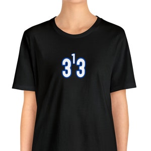 313 T-shirt, riktnummer t-shirt, 313, Detroit Michigan, TRE ETT TRE, (Vita siffror med blå kontur)