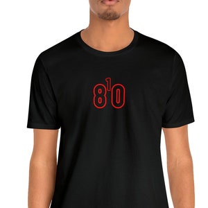 810 T-shirt, riktnummer t-shirt, 810, Michigan, EIGHT ONE OH, (svarta siffror med röd kontur)