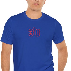 310 T-shirt, riktnummer t-shirt, 310, Los Angeles, Kalifornien, THREE ONE OH, (blå siffror med röd kontur)