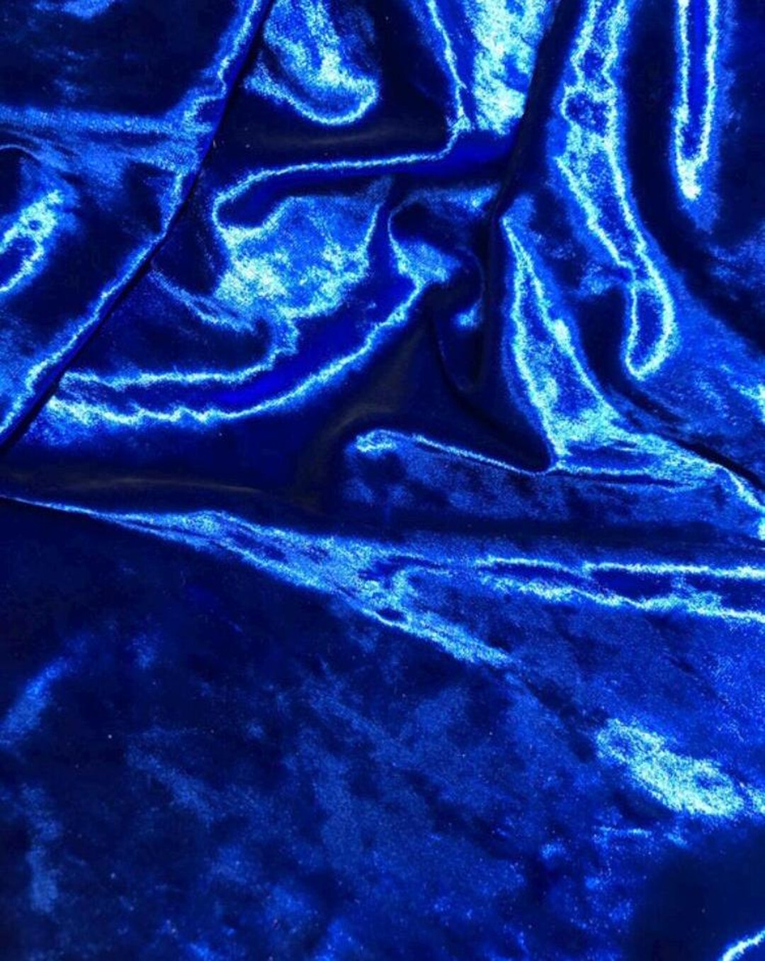 Iridescent Snake Skin Print On A Nylon 2 Way Stretch Spandex Fabric BY The Yard. (Royal Blue on Black)
