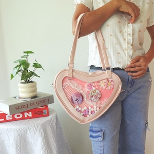 Kawaii Heart Ita Bag: Anime Cosplay Crossbody with Two Inserts