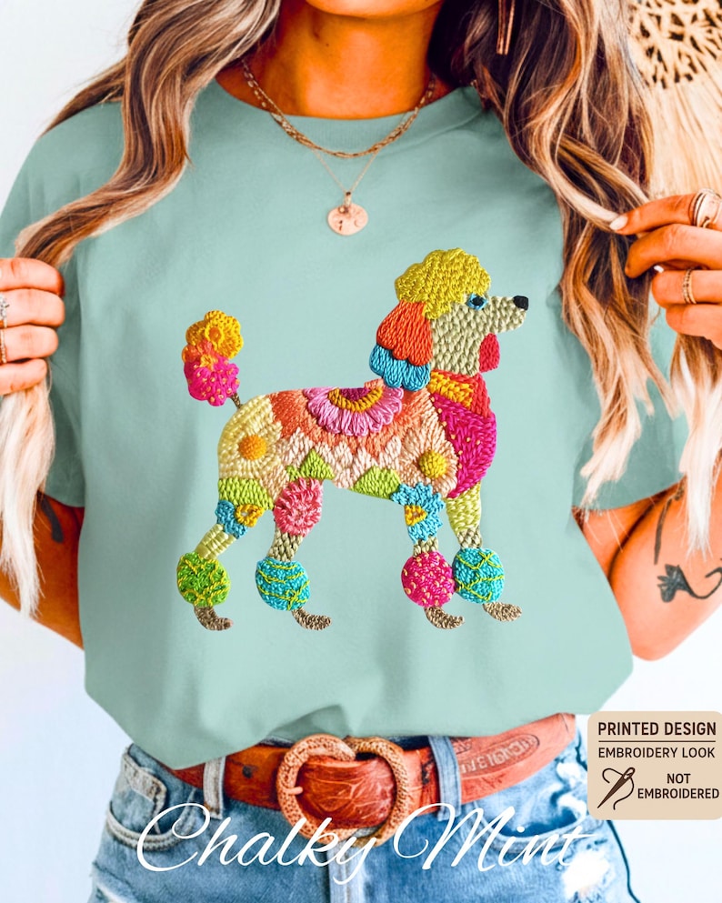 Maglietta con stampa a forma di barboncino Comfort Colors, maglietta con ricamo stampato, maglietta con mamma barboncino carina immagine 2
