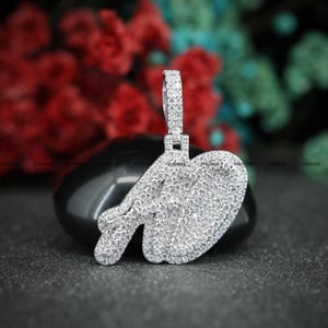 Colgante de moissanita AD personalizado: joyería hip hop de plata esterlina con acabado helado