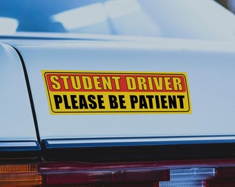 New Driver Please Be Patient Bumper Sticker Decal - Self Adhesive Vinyl - Weatherproof - Made In Drivers Education Ed - Foto 2