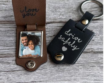 Personalisierter Leder Foto Schlüsselanhänger - Nachricht & Bild | 2,5 x 2,5 cm Fotoschlitz | Geschenk mit Lasergravur