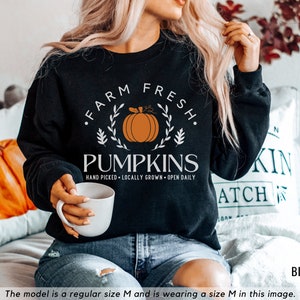 Farm Fresh Pumpkins Sweatshirt, Cute Fall Crewneck, Oversized Fall Sweatshirt, Pumpkin Patch Sweater, Autumn Sweater, Thanksgiving Sweater bild 4