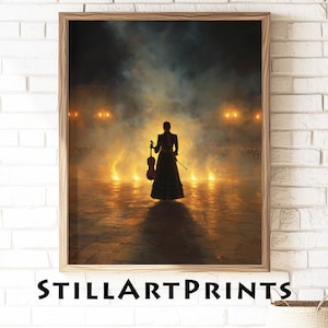 Op de afbeelding: Een ingelijste kunstdruk met een silhouetfiguur met een viool in een dramatische, vurige scène. Het kunstwerk gebruikt warme, gouden tinten van de vlammen en lichten tegen een donkere achtergrond. De tekst "STILLARTPRINTS" staat onderaan.