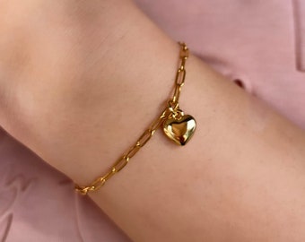 Paperclip Chain Bracelet with Heart Love Charm • Gold Heart Charm Bracelet • Gift for Her • Minimalist Bracelet Chains with Heart