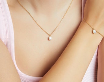 Dainty Freshwater Pearl Jewelry Set, Gift for MOM, Pearl Necklace for Layering, Dainty Jewelry Set, Christmas Gift, Bridesmaid Gift