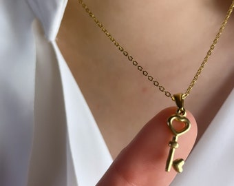 18K Gold Key Necklace •Gold Padlock Necklace •Christmas Gift •Gift for Mom •Gifts for Her •Key Pendant Necklace •Gold Heart Key Necklace