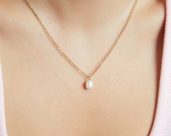Gold Freshwater Pearl Drop Necklace, Bridesmaid Gift, Pearl Pendant Necklace, Minimalist Pearl Necklace, Bridal Necklace, Christmas Gift