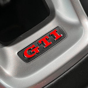 2 pegatinas de vinilo premium para volante, emblema GTI VW Golf 7 GTI Facelift imagen 3