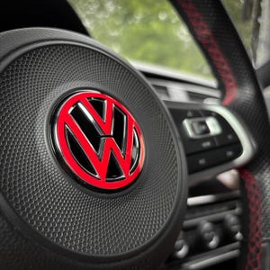 2x Premium Vinyl Steering Wheel Sticker VW Emblem Volkswagen Golf 7 GTI Facelift