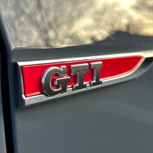 2x Premium Vinyl Sticker Overlay Golf 7 GTI Facelift for Fender Emblem
