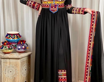 Vestido tradicional afgano