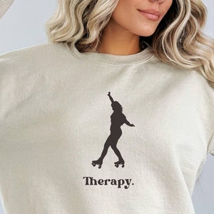 Thérapie de patin à roulettes, patin à roulettes, accessoires de patin à roulettes, cadeau Roller derby, cadeau pour patineur à roulettes, chemise des années 90 des années 90, thérapie