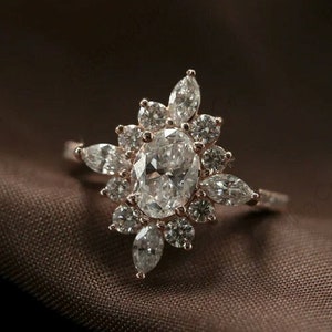 Anillo de compromiso de flores de racimo de moissanita ovalada, anillo de boda de diamantes ovalados Art Déco vintage, anillo de halo de diamantes ovalados Anillo Starburst