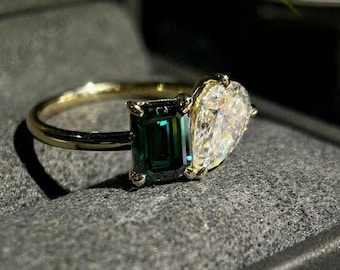 Emerald & Pear Cut Moissanite Toi et Moi Ring | Anniversary Ring