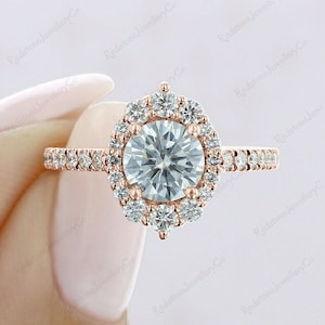 Pierścionek z halo z okrągłym szlifem Moissanite Starburst | Pierścionek zaręczynowy z okrągłym Moissanite | Pierścionek Forever One z różowego złota | Pierścionek ślubny z obrączką Snowflake Pave Band
