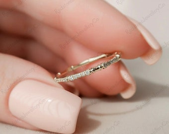 Runder Moissanit Halbe Eternity Ehering, Bubble Prong Set