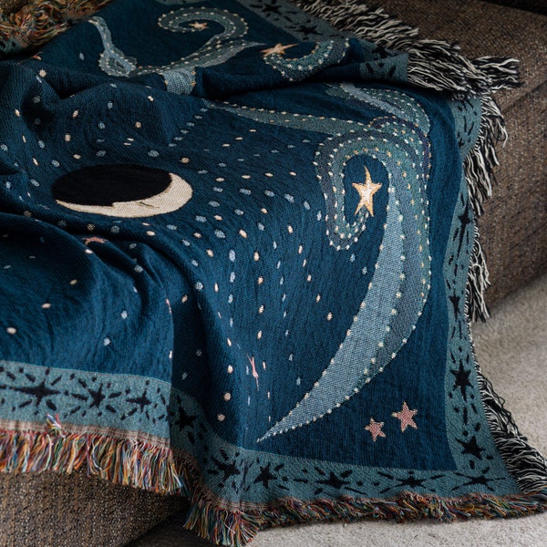 Couverture en jacquard de coton "Belle comme la Lune", plaid dessin exclusif par Le Châle Bleu France, jeté de canapé design céleste magique