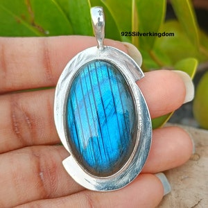 Pendentif labradorite, pendentif en argent sterling 925, pendentif labradorite bleue, cadeau unique, pendentif délicat, pendentif femme, cadeau pour elle