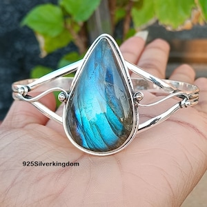 Labradorite Bangle, 925 Sterling Silver, Gemstone Bangle, Gift For Her, Unique Bangle, Stylish Bangle, Trending Bangle, Birthday Gift.