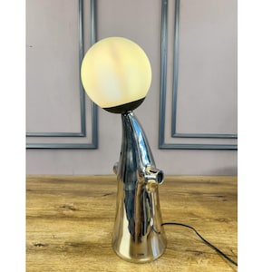 Small HUG metal Table lamp