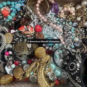 2 Lbs Unsorted Vintage to Modern Costume Jewelry Craft Broken Junk Lot, Rings, Earrings, Mismatched Treasure Hunt Mystery Lot