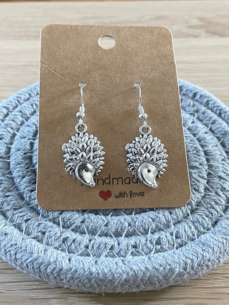 Hedgehog Earrings,Hedgehog Gift for Her, Hedgehog Earrings, Nature Earrings, Everyday Earrings, Sterling Silver hooks Tibetan charm Earrings afbeelding 4